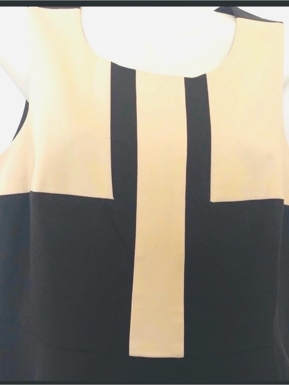 Colorblock Banana republic Sleeveless peplum top. Cream and Black. High quality